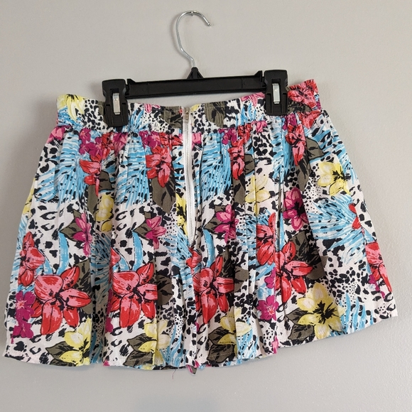 Skort, Large, Hawaiian floral - Picture 3 of 4